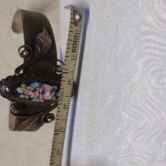 Vintage Cameo Floral Bracelet - Picture 8 of 8